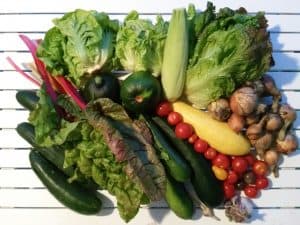 Nicht alles Gemü­se gehört in den Kühlschrank